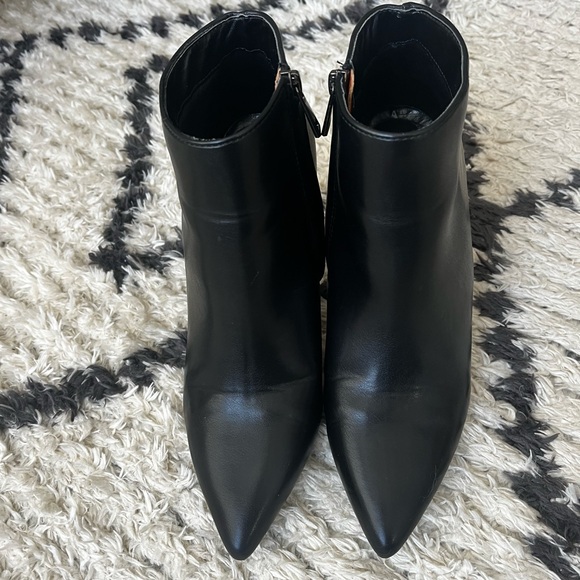 French Connection Sleek Black Ankle Booties Sz9 - Picture 5 of 10